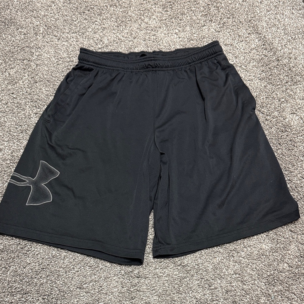 Under Armour Men's Athletic Black Shorts Medium